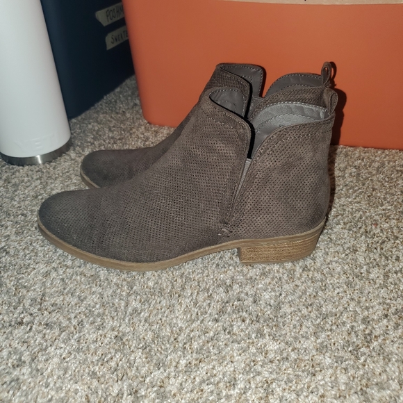 Dolce Vita Booties - Picture 3 of 4